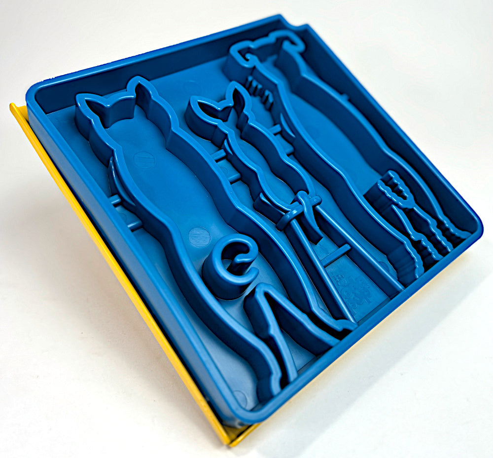 LickiDock Daffodil Yellow 8" by 8"