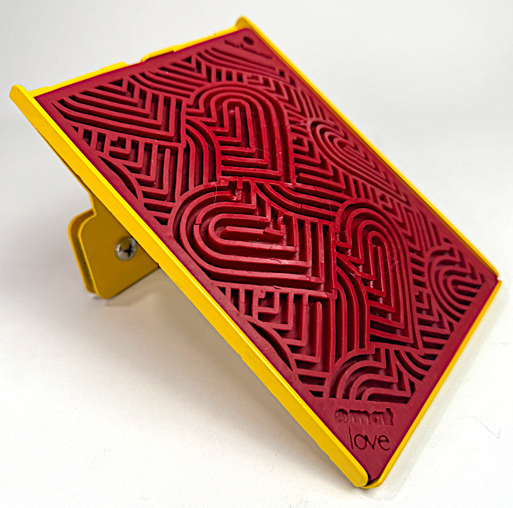 LickiDock Daffodil Yellow 5" by 7"