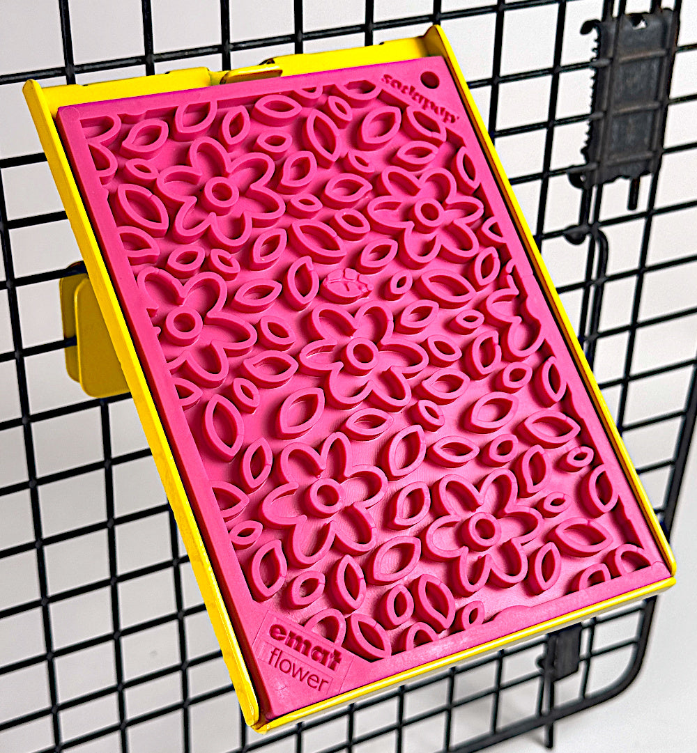 LickiDock Daffodil Yellow 5" by 7"