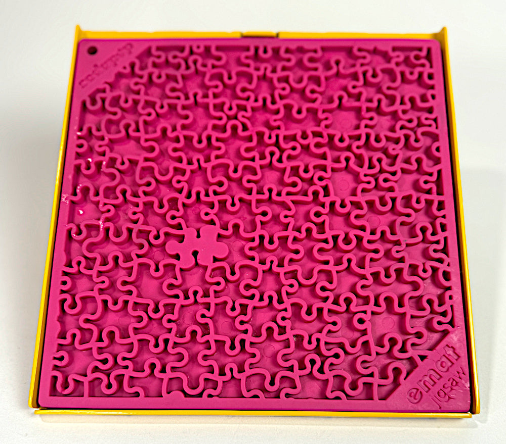 LickiDock Daffodil Yellow 8" by 8"